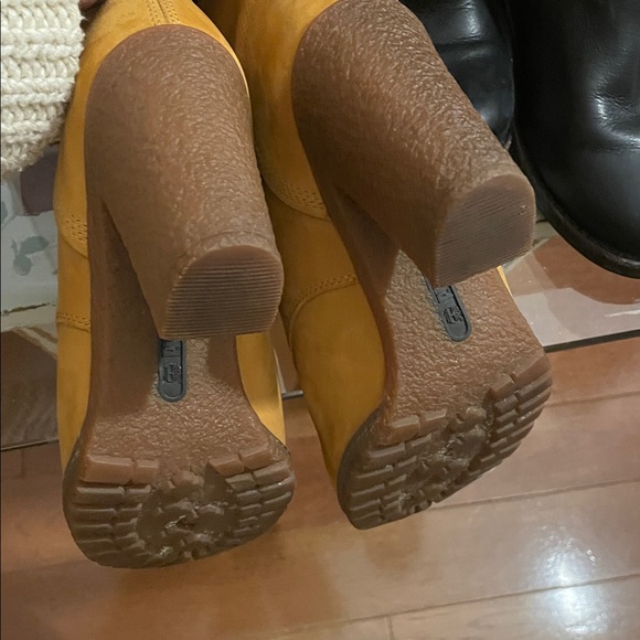 Timberlands ( ea). Flash $49 - Picture 5 of 8